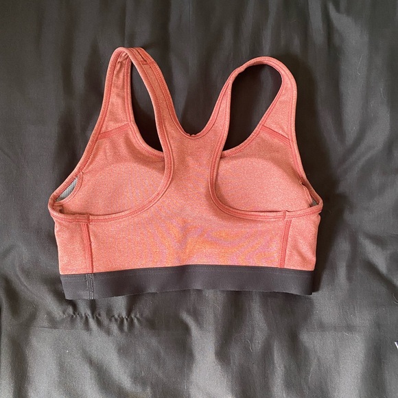 Nike sports bra - Picture 2 of 3